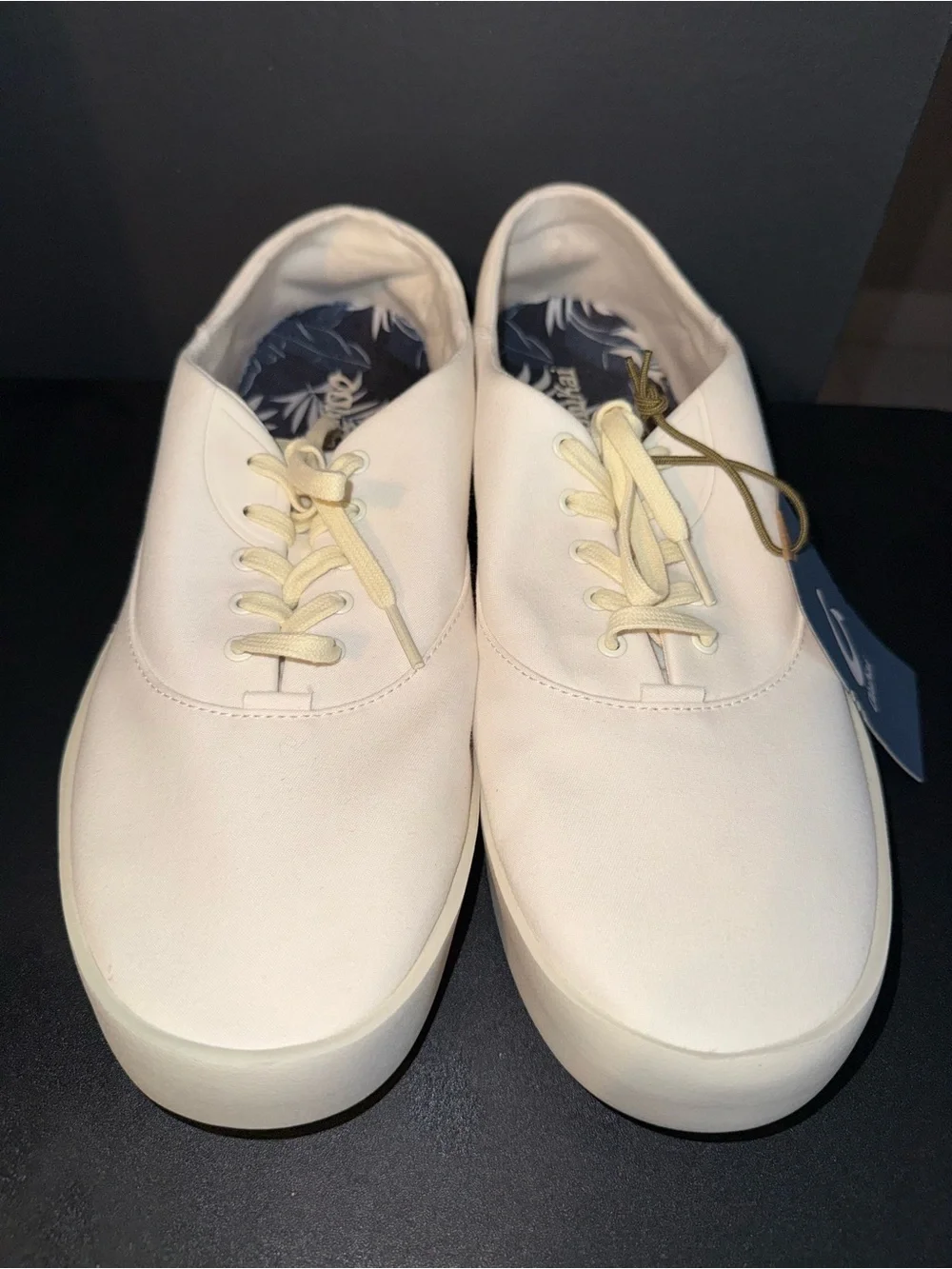 🆕 OluKai Tradewind Sneakers Off White Men’s 12
